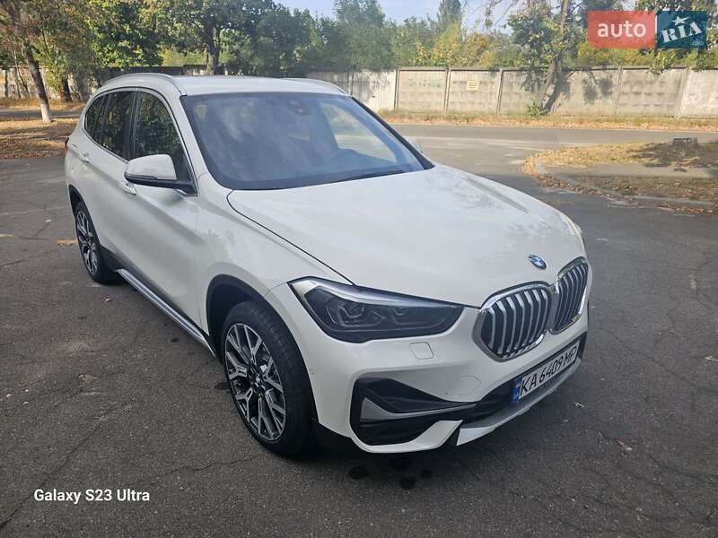 Внедорожник / Кроссовер BMW X1 2020 в Киеве