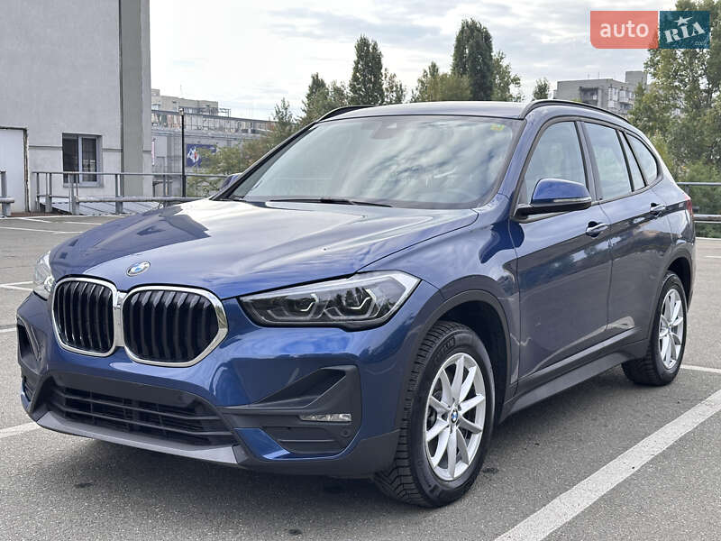 Внедорожник / Кроссовер BMW X1 2020 в 