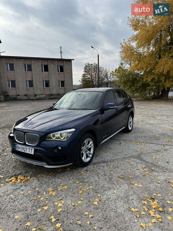 Внедорожник / Кроссовер BMW X1 2014 в Обухове