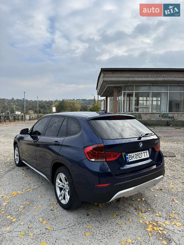 Внедорожник / Кроссовер BMW X1 2014 в Обухове