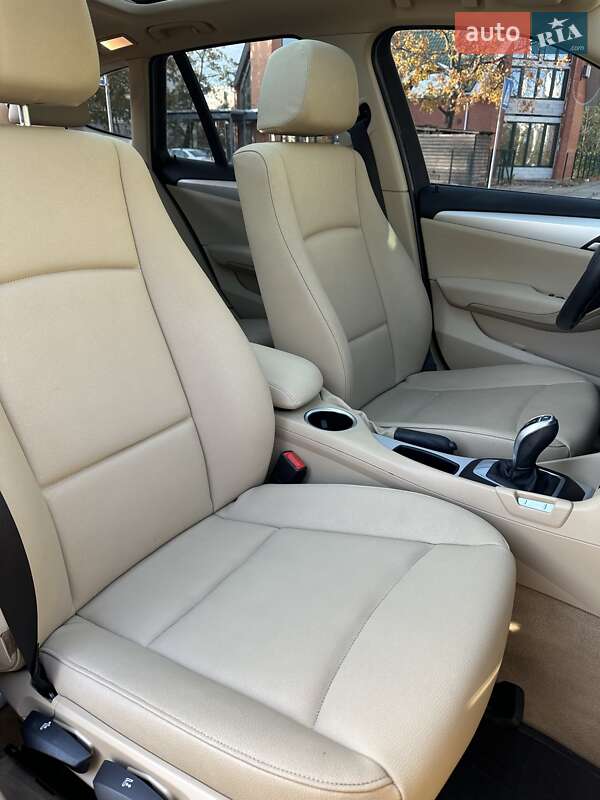 Внедорожник / Кроссовер BMW X1 2012 в Киеве