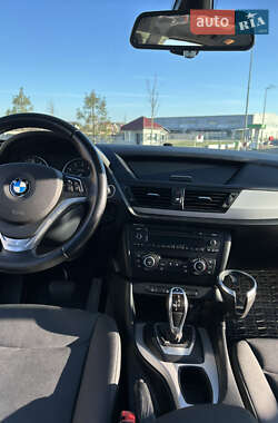 Позашляховик / Кросовер BMW X1 2014 в 