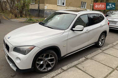 Позашляховик / Кросовер BMW X1 2011 в 