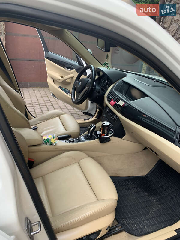 Внедорожник / Кроссовер BMW X1 2011 в Львове