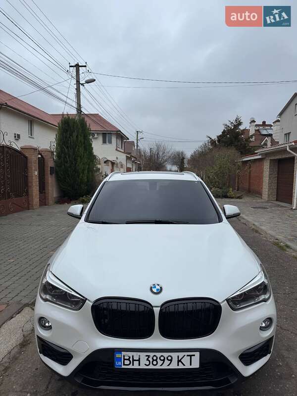 Позашляховик / Кросовер BMW X1 2017 в Одесі