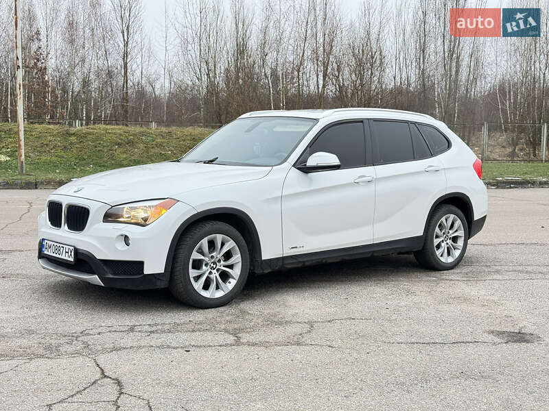 Позашляховик / Кросовер BMW X1 2013 в 