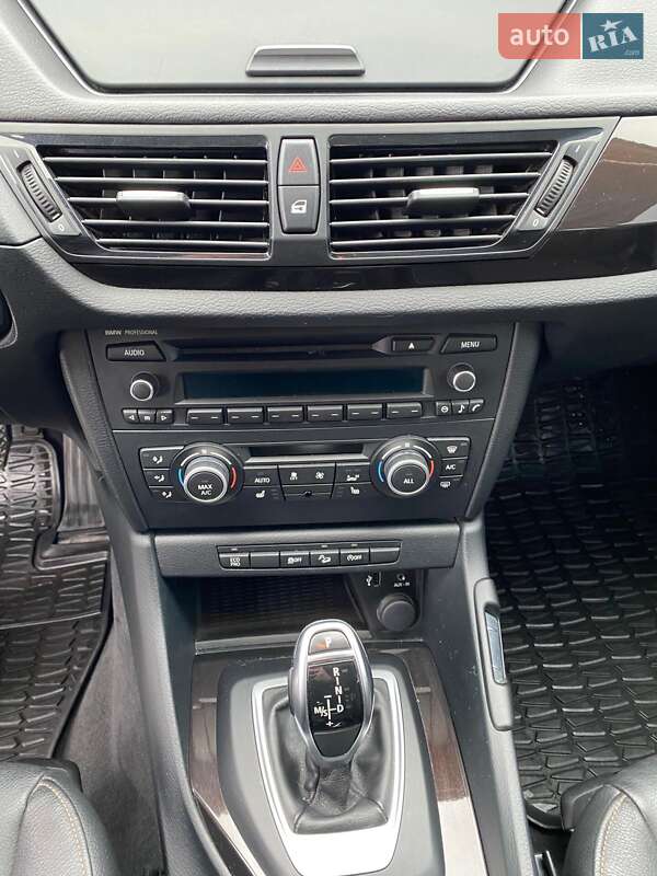 Позашляховик / Кросовер BMW X1 2014 в Луцьку