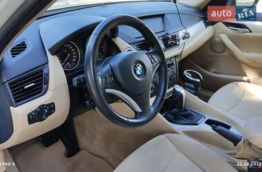 Внедорожник / Кроссовер BMW X1 2010 в 