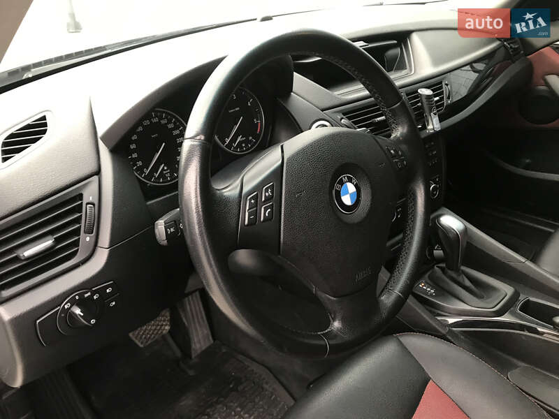 Внедорожник / Кроссовер BMW X1 2010 в Львове