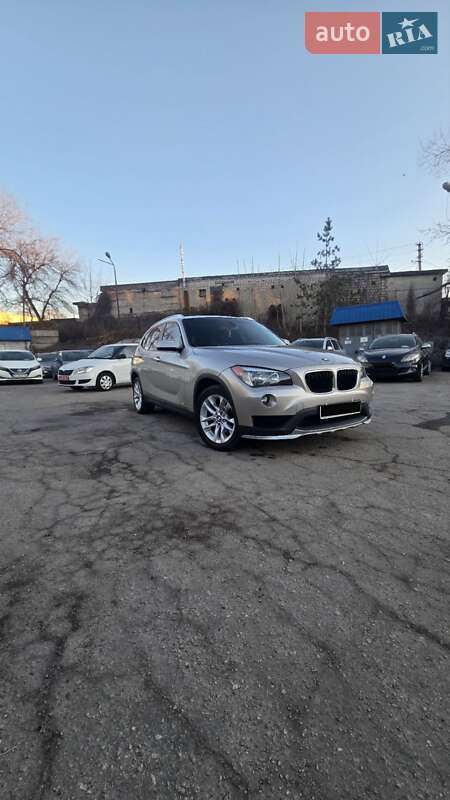 Внедорожник / Кроссовер BMW X1 2014 в Каменском