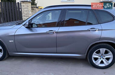 Внедорожник / Кроссовер BMW X1 2012 в 