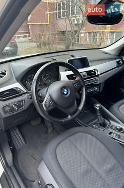 Внедорожник / Кроссовер BMW X1 2017 в 