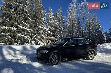 Внедорожник / Кроссовер BMW X1 2016 в 