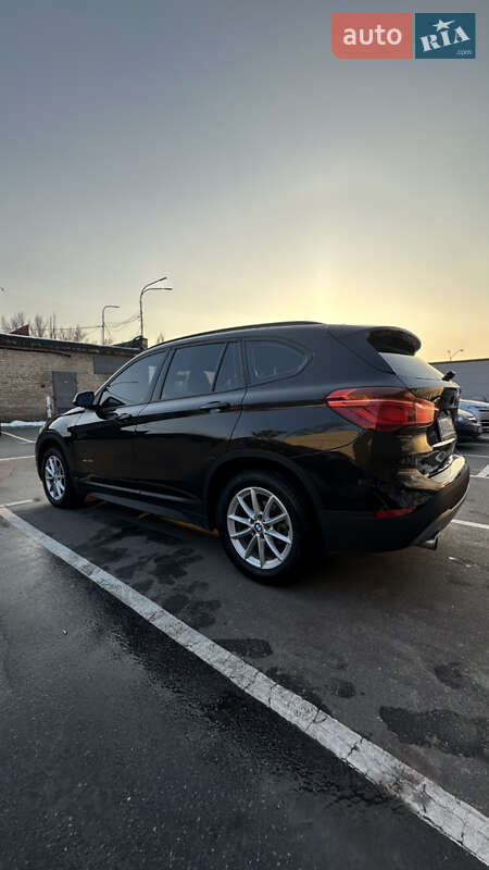 Внедорожник / Кроссовер BMW X1 2016 в Киеве