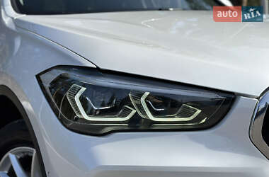 Позашляховик / Кросовер BMW X1 2022 в 
