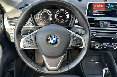 Позашляховик / Кросовер BMW X1 2022 в 