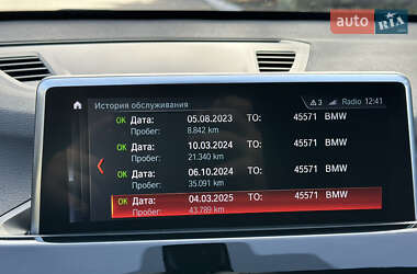 Позашляховик / Кросовер BMW X1 2022 в 