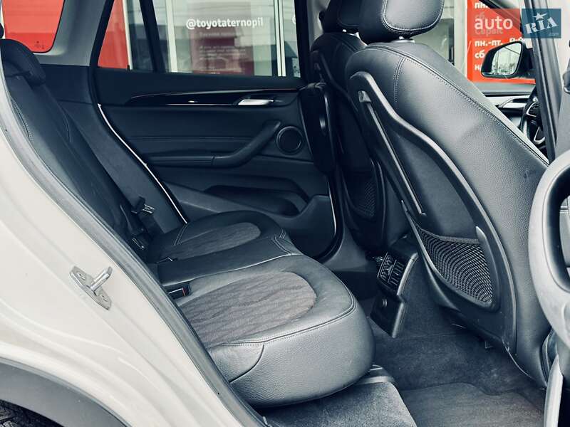 Внедорожник / Кроссовер BMW X1 2015 в Тернополе