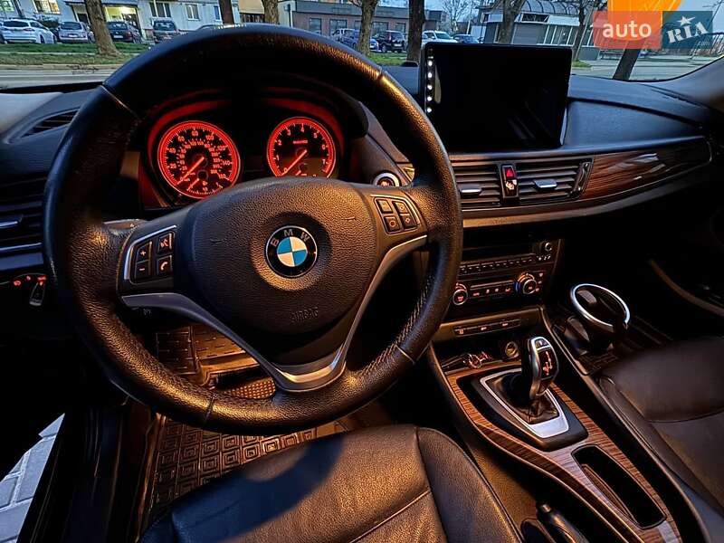 Внедорожник / Кроссовер BMW X1 2014 в Ужгороде