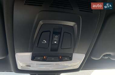 Позашляховик / Кросовер BMW X1 2017 в 
