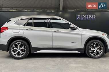 Позашляховик / Кросовер BMW X1 2017 в 