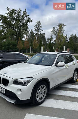 Позашляховик / Кросовер BMW X1 2011 в 