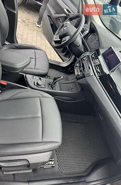 Внедорожник / Кроссовер BMW X1 2022 в 