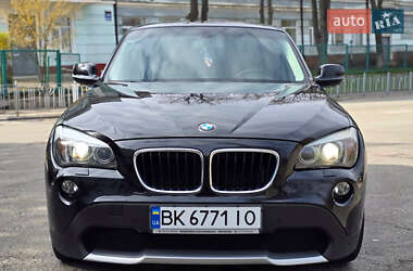 Позашляховик / Кросовер BMW X1 2011 в 