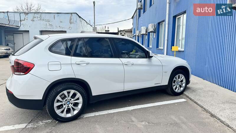Внедорожник / Кроссовер BMW X1 2012 в Киеве