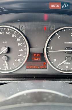 Внедорожник / Кроссовер BMW X1 2012 в 