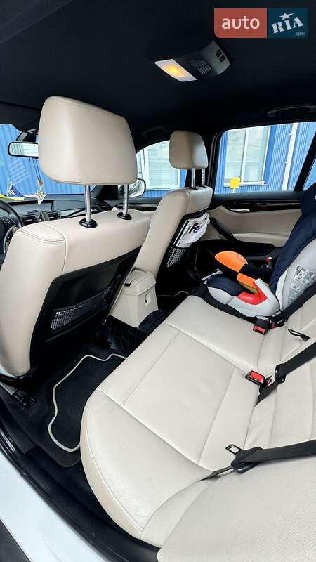 Внедорожник / Кроссовер BMW X1 2012 в Киеве