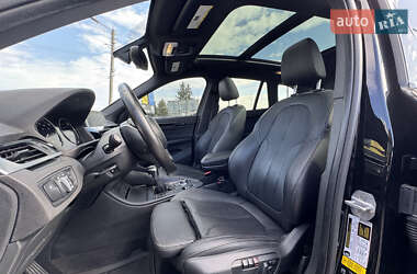 Позашляховик / Кросовер BMW X1 2018 в 