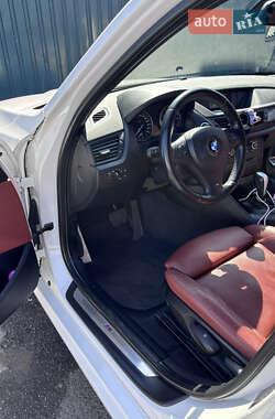 Внедорожник / Кроссовер BMW X1 2012 в 
