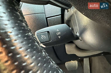 Позашляховик / Кросовер BMW X1 2013 в 