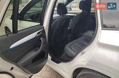Внедорожник / Кроссовер BMW X1 2016 в 