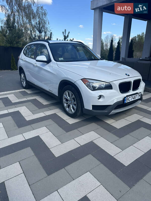 Внедорожник / Кроссовер BMW X1 2013 в 