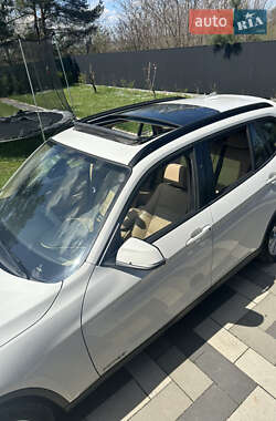 Внедорожник / Кроссовер BMW X1 2013 в 