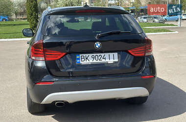 Позашляховик / Кросовер BMW X1 2009 в 