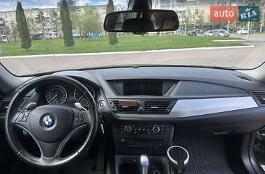Позашляховик / Кросовер BMW X1 2009 в 