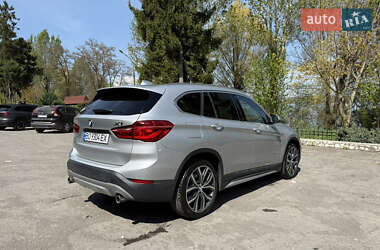 Внедорожник / Кроссовер BMW X1 2015 в 