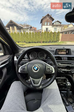 Внедорожник / Кроссовер BMW X1 2015 в 