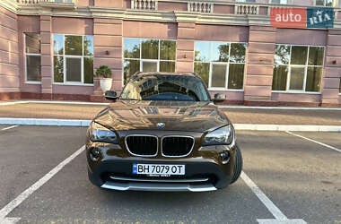 Внедорожник / Кроссовер BMW X1 2011 в 