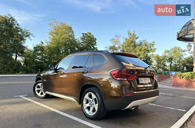Внедорожник / Кроссовер BMW X1 2011 в 