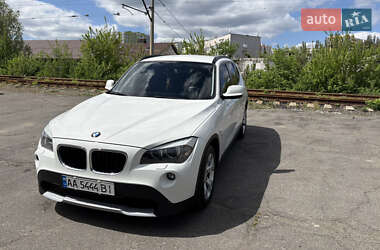 Позашляховик / Кросовер BMW X1 2011 в 