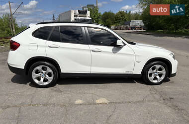 Позашляховик / Кросовер BMW X1 2011 в 