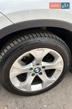 Позашляховик / Кросовер BMW X1 2011 в 