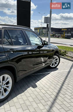 Позашляховик / Кросовер BMW X1 2014 в 