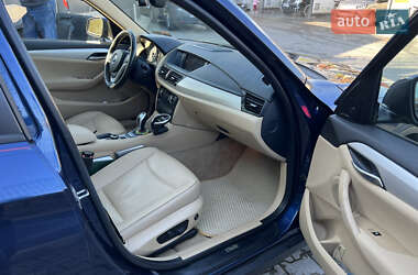 Позашляховик / Кросовер BMW X1 2013 в 