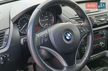 Позашляховик / Кросовер BMW X1 2010 в 