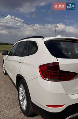 Позашляховик / Кросовер BMW X1 2015 в 